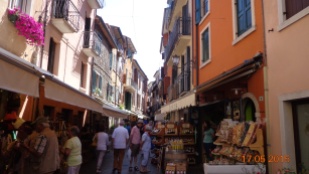 and busy tourist shops at Garda town