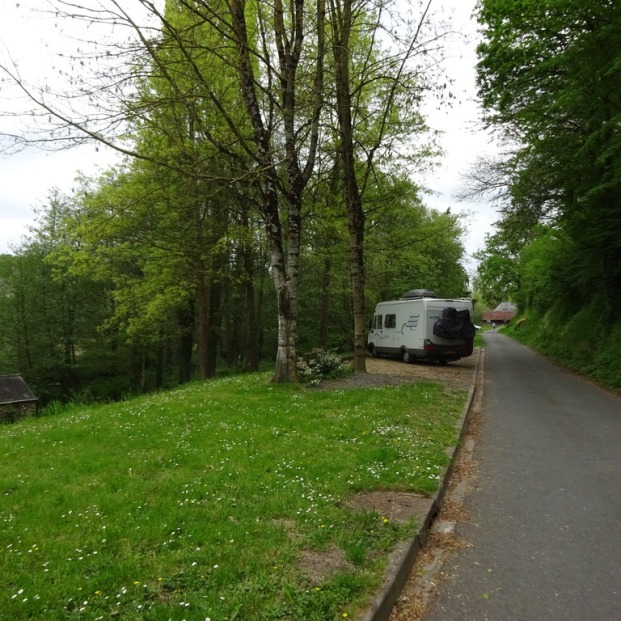 small parking area and picnic site at Mouliherne